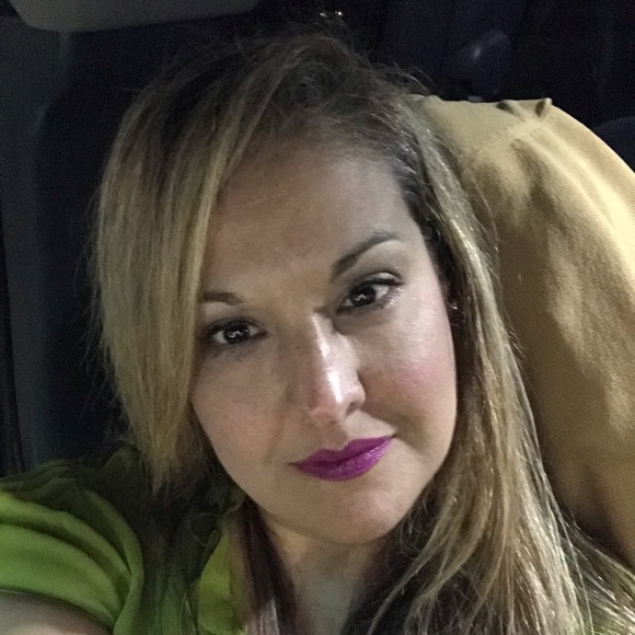 Meet your Posher, Lupe - Picture 3 of 3